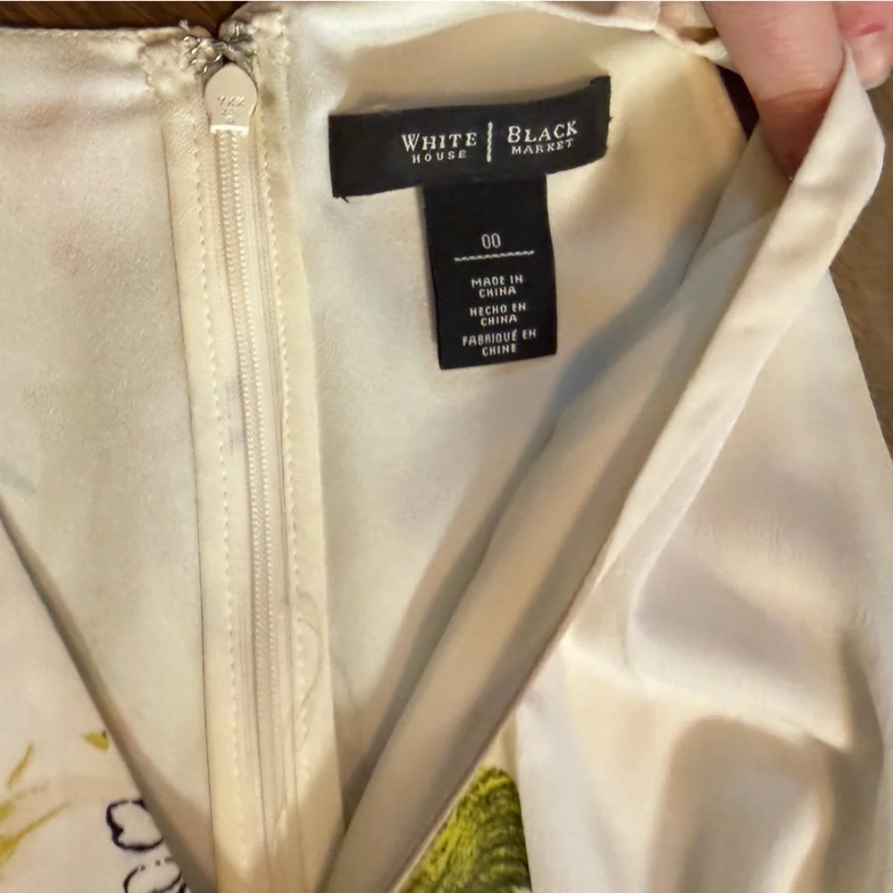 White House Black Market Floral V-Neck Catalina  Dress - Picture 3 of 6